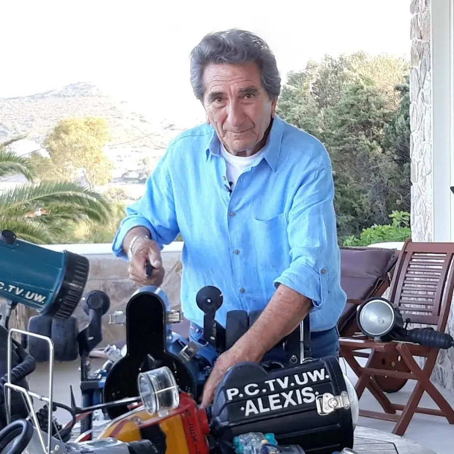 Δυτησ: Δύτης εγκλωβισμένος στο Πηγάδι του Διαβόλου στη Λιμανάκια Βουλιαγμένης