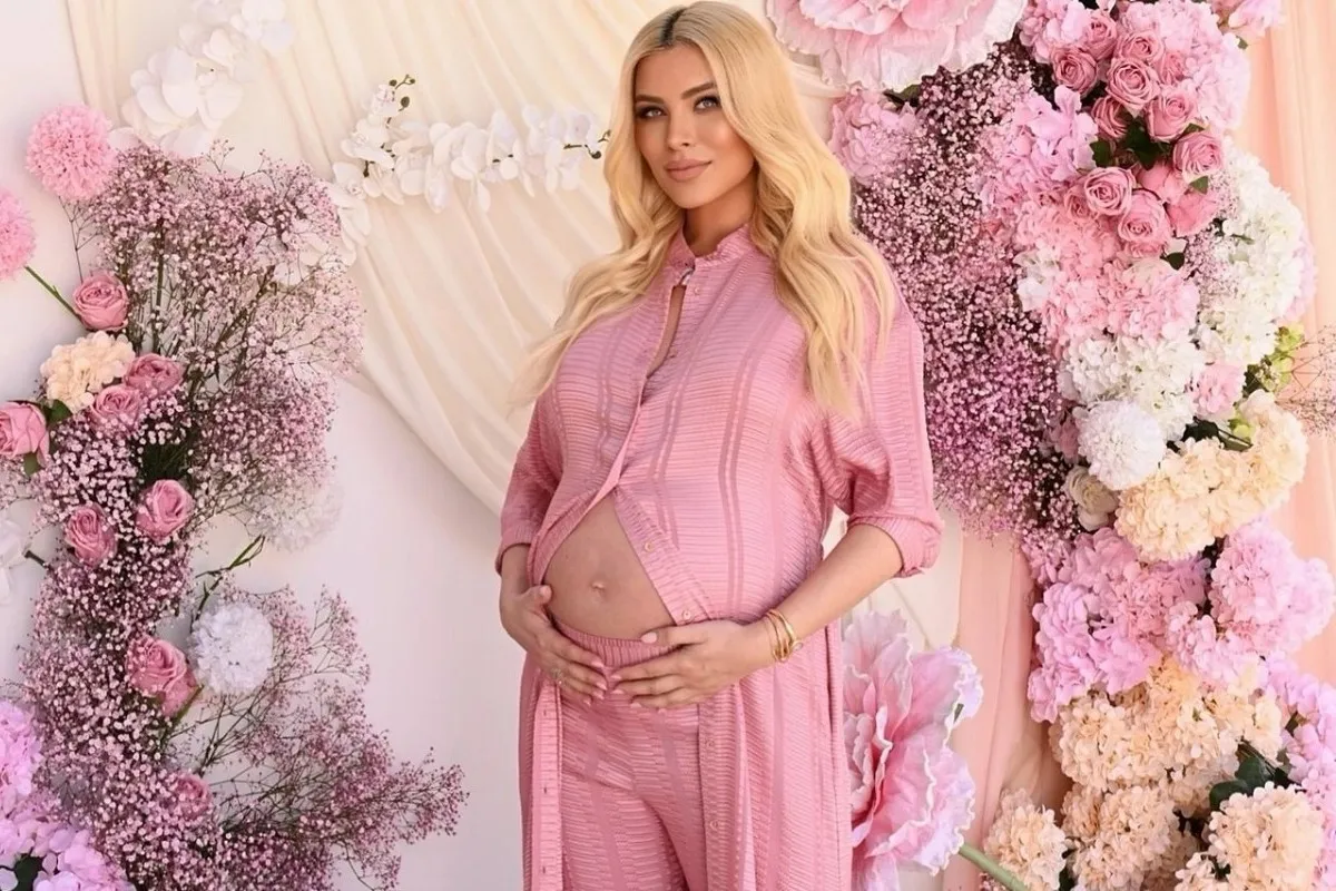 E radio: Κατερίνα Καινούργιου εκτός εκπομπής λόγω αδιαθεσίας –