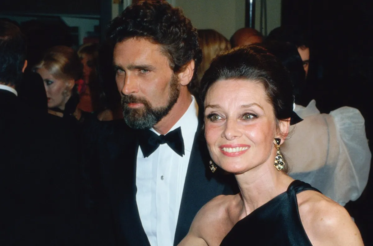 In.gr: Χαβάη: Ο Τσακ Νόρις και η κρίση υποκλοπών στην κυβέρνηση