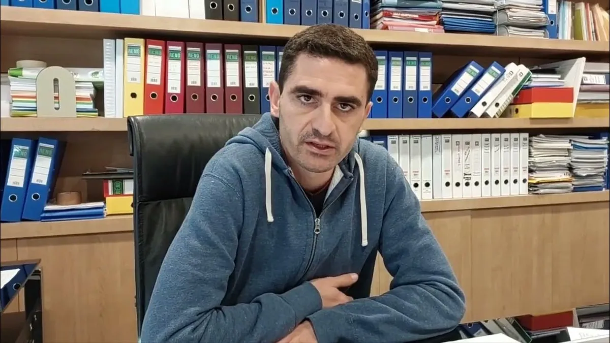 Κωστασ κωστοπουλοσ: Θέατρο ΦΙΑΤ: Σκάνδαλο με τον Κώστα Κωστόπουλο