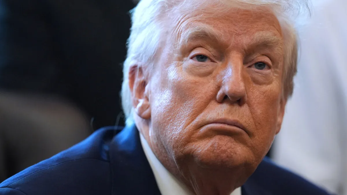 τραμπ — GR news