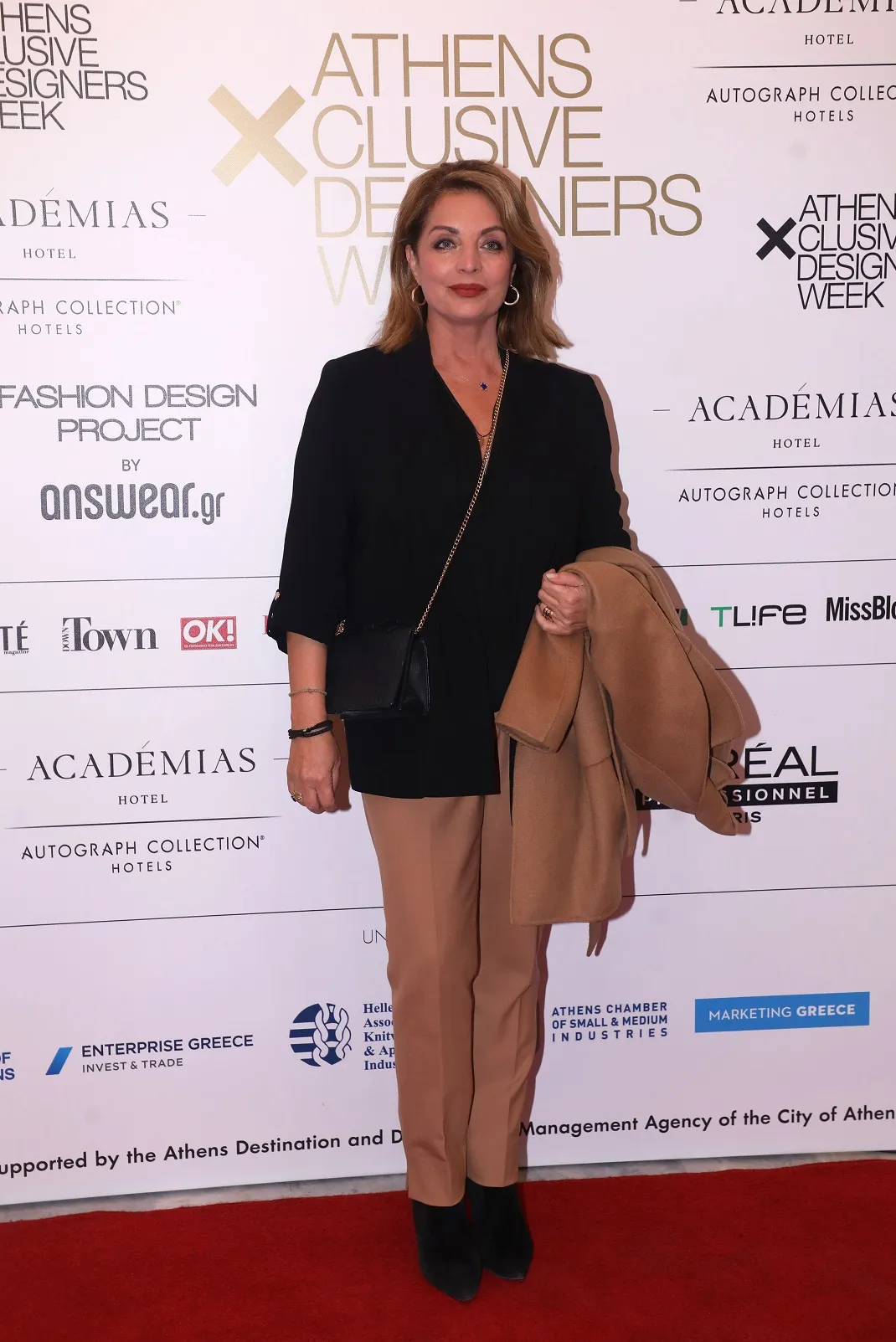 Άντζελα γκερέκου: Σούνιο:  και το τέλος της Γης της Ελιάς