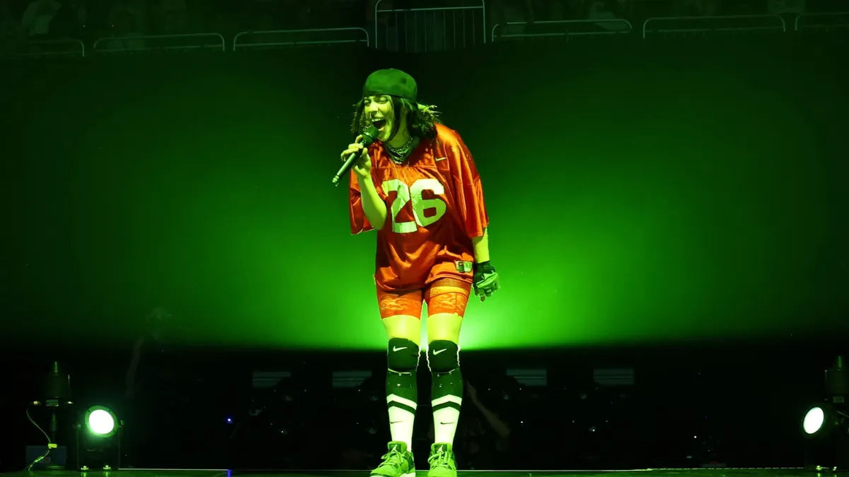 Billie eilish: Η  συνεργάζεται με τον James Cameron για την ταινία ‘Hit Me Hard and Soft’