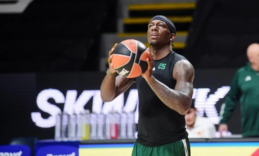 Κέντρικ Ναν: Μια ζεστή βραδιά στην Αθήνα