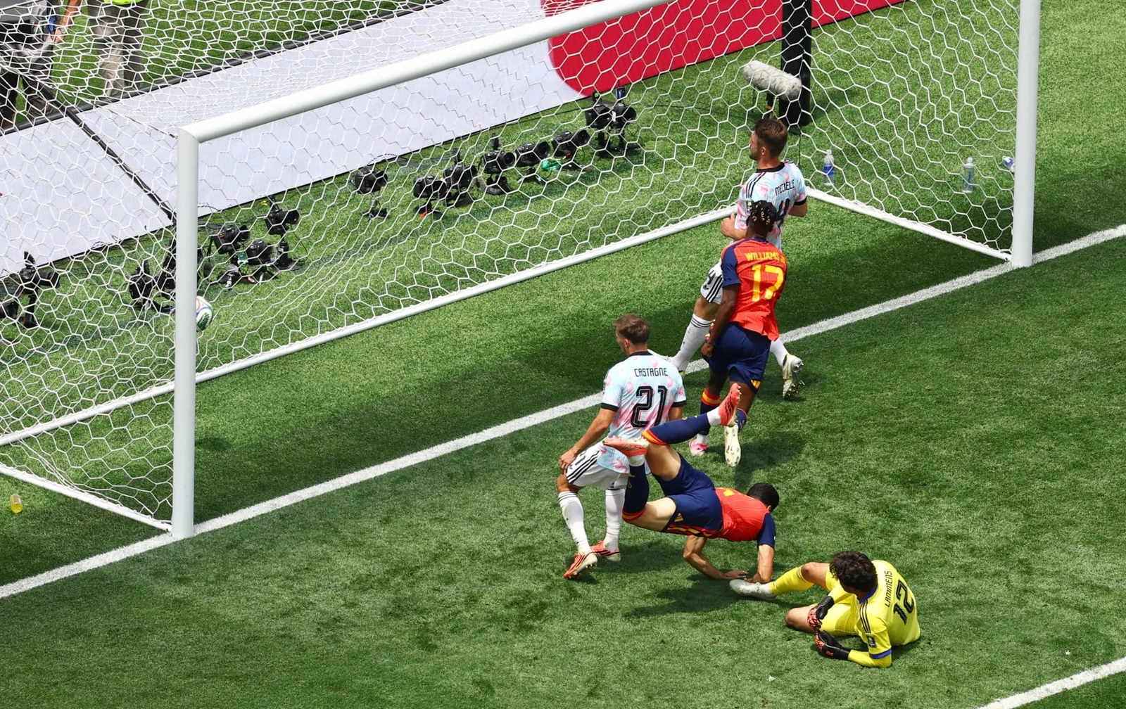 Ισπανία - Βέλγιο 2-1: Η αντίδραση του Κουρτουά στο λάθος του Λάμενς